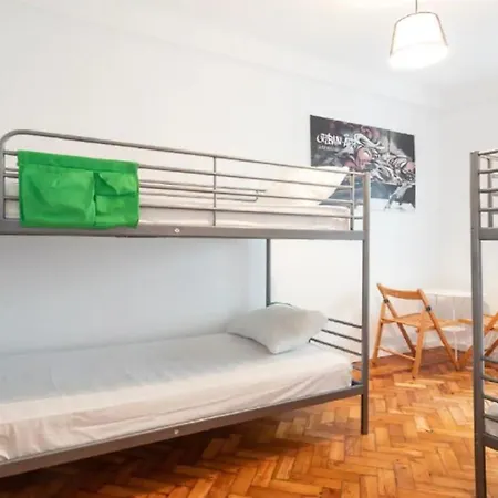 Brand New Fully Furnished Just 20 Meters From Anjos Metro Station 17 بيت ضيافة