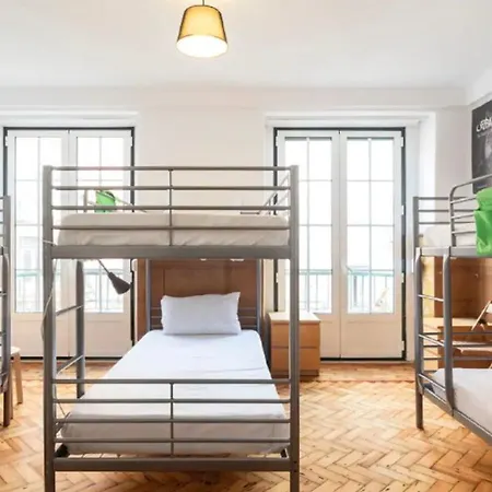 Brand New Fully Furnished Just 20 Meters From Anjos Metro Station 17 Гостьовий будинок