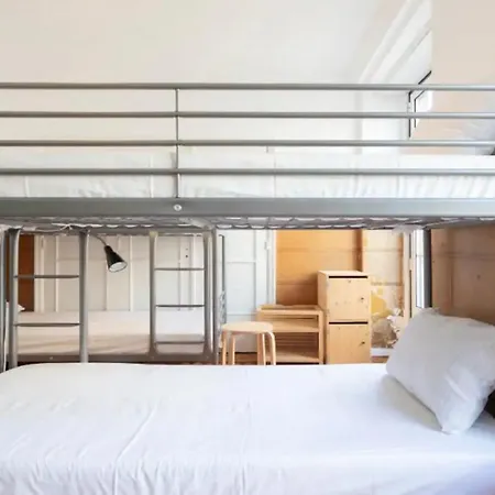 Πανσιόν Brand New Fully Furnished Just 20 Meters From Anjos Metro Station 17 Lisboa