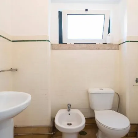 Πανσιόν Brand New Fully Furnished Just 20 Meters From Anjos Metro Station 17 Lisboa